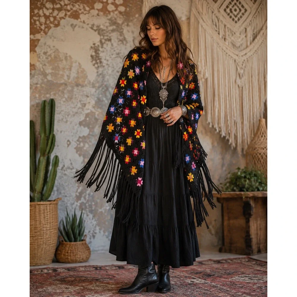 FITCO LA Vintage Crochet Granny Square Shawl Black Floral Fringe Wrap Boho Korea